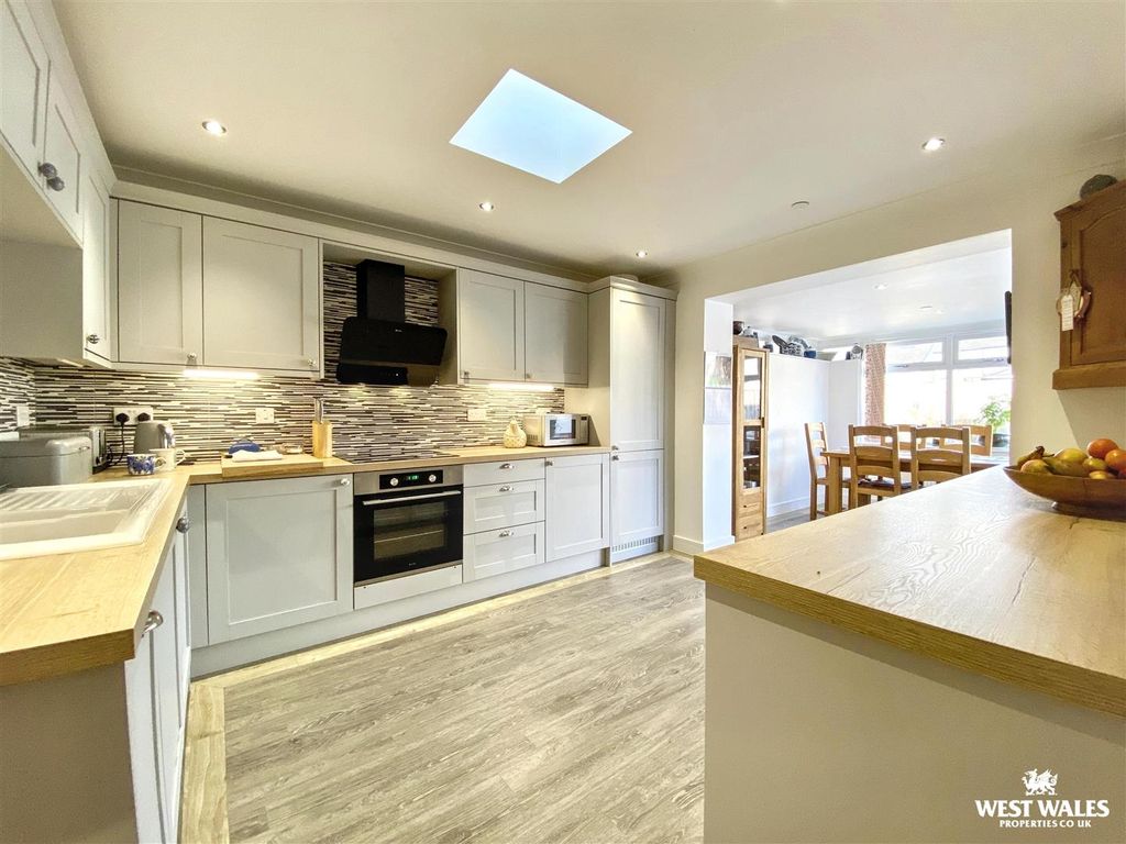 Additional image 5 of 3 bed detached bungalow for saleLlys Y Felin, Kidwelly SA17