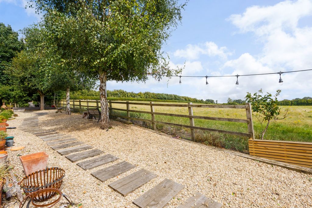 Additional image 11 of 5 bed detached house for saleCottrell Close, Hungerford RG17