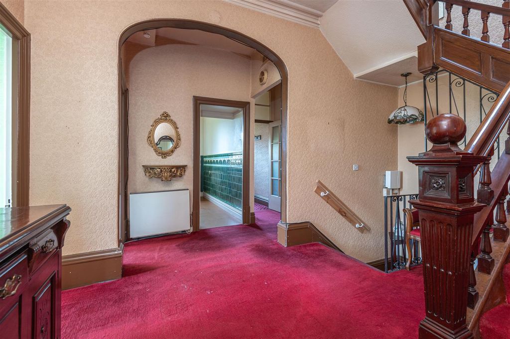Additional image 34 of 6 bed semi-detached house for salePark Drive, Huddersfield HD1
