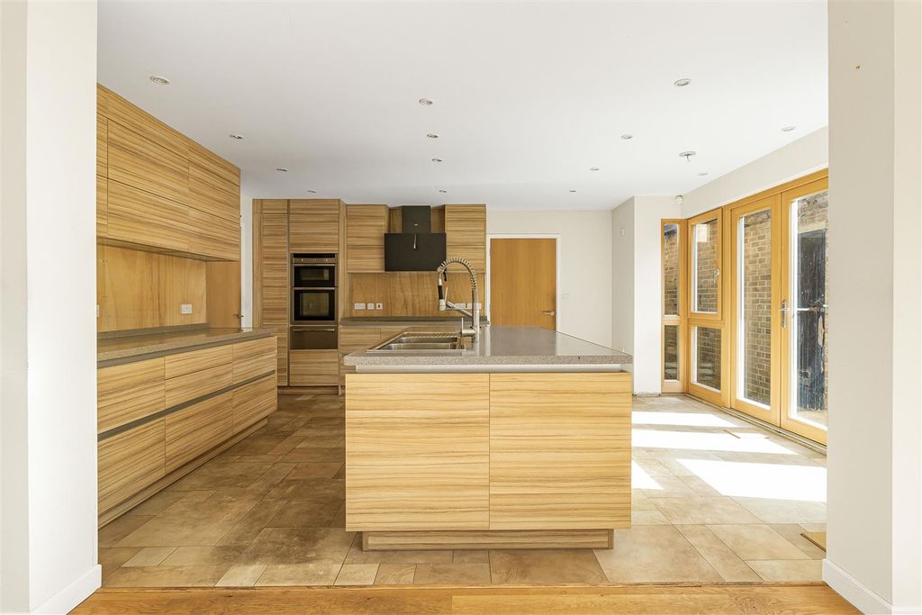 Additional image 2 of 4 bed detached house for saleHigh Street, Hemingford Abbots, Huntingdon PE28