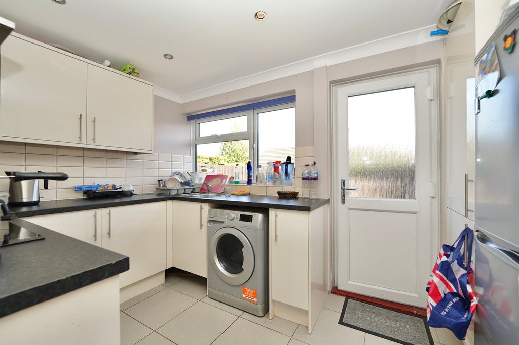 Additional image 5 of 2 bed flat for saleBurnaby Close, Brampton, Huntingdon PE28