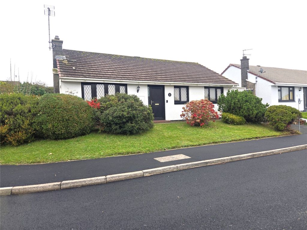 3 bed bungalow for saleMayfield Acres, Kilgetty, Pembrokeshire SA68