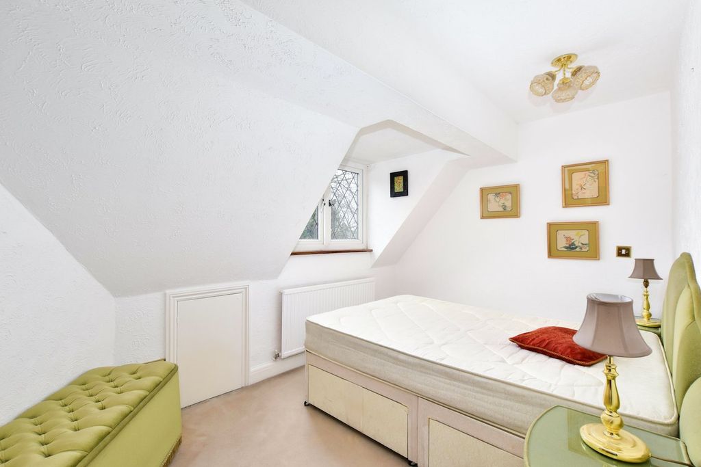 Additional image 14 of 7 bed semi-detached house for saleWarren Lodge, Iver Heath SL0