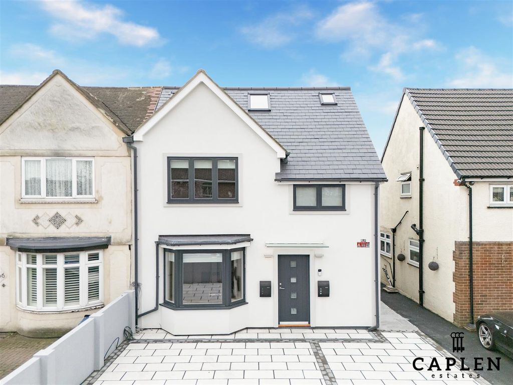 2 bed flat for saleNew North Road, Ilford IG6