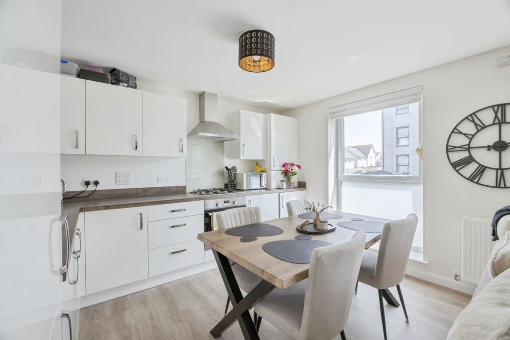 2 bed flat for saleMill Drive, Aberdeen AB21 photo 2