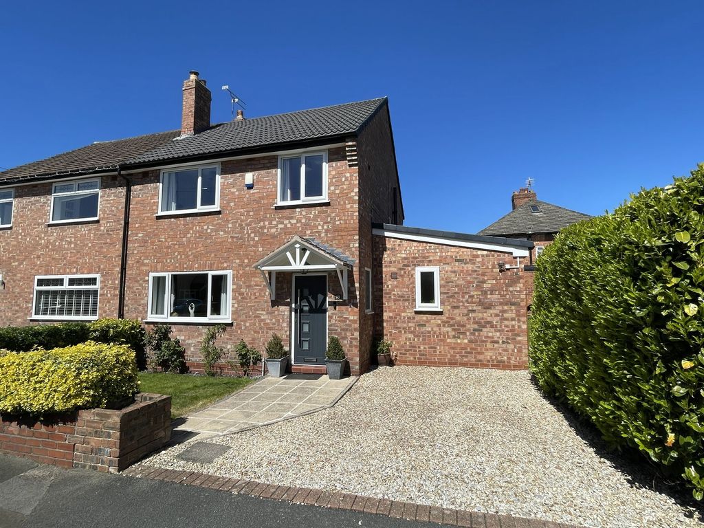 4 bed semi-detached house for saleWarren Avenue, Knutsford WA16