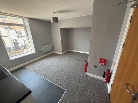 Neath Road, Swansea SA6