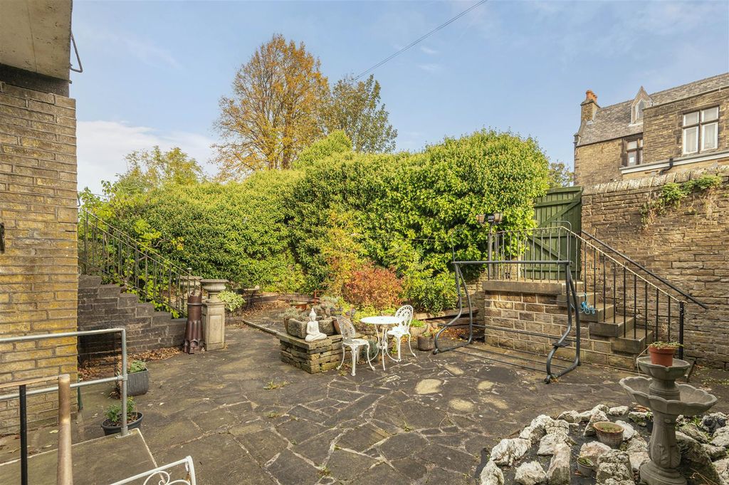 Additional image 56 of 6 bed semi-detached house for salePark Drive, Huddersfield HD1