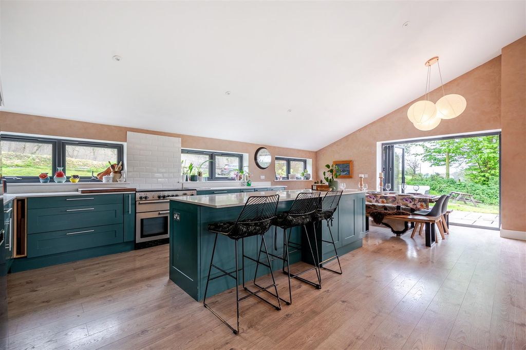5 bed barn conversion for saleEarlscombe Barns, Bittaford PL21 photo 5