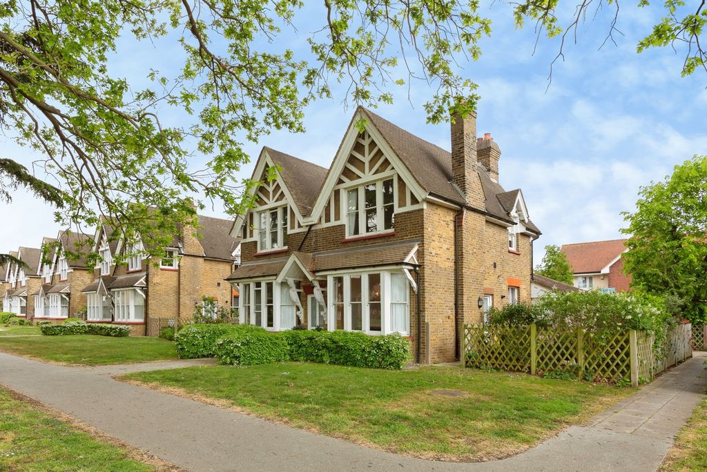 Additional image 2 of 2 bed maisonette for saleThomas Barnardo Way, Barkingside, Ilford IG6