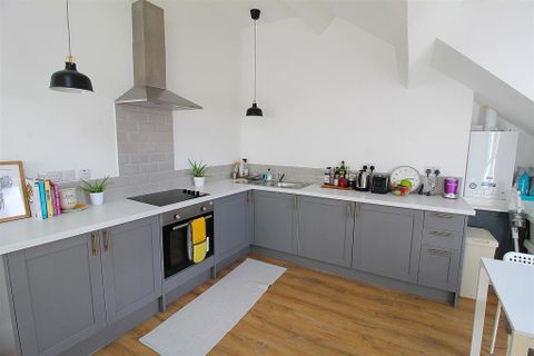 Flat 3, 135 Constitution Hill SA1, Room to rent