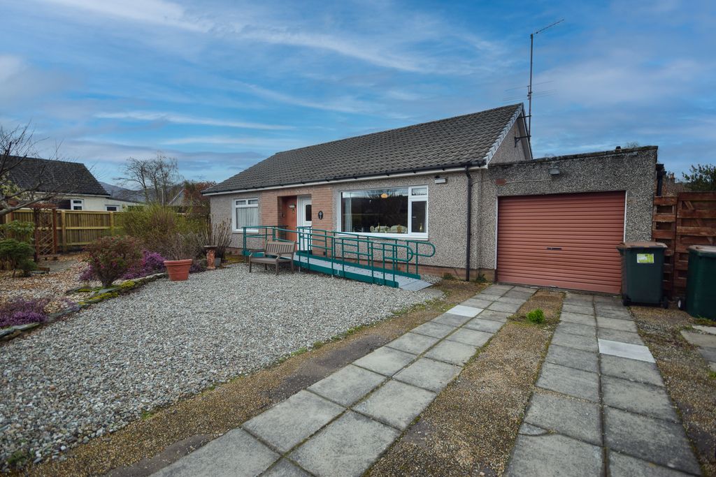 3 bed detached bungalow for saleLennoch Circle, Comrie, Crieff PH6