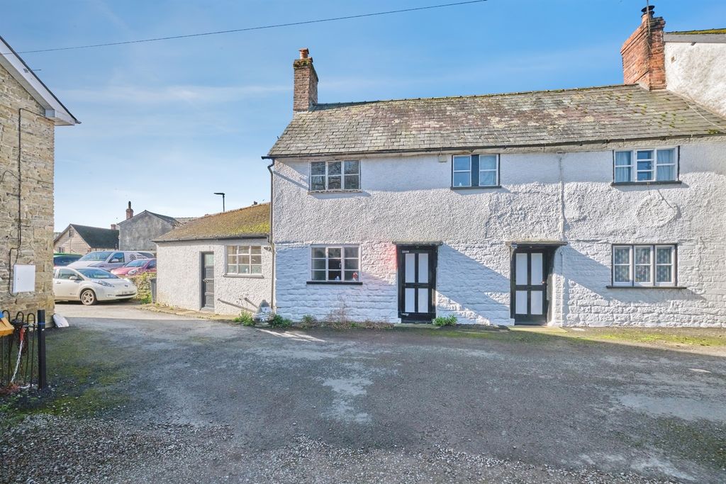 2 bed end terrace house for saleMarket Hall Street, Kington HR5