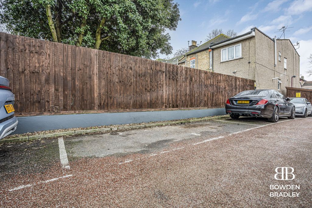 Additional image 15 of 3 bed flat for saleCranbrook Road, Ilford IG1