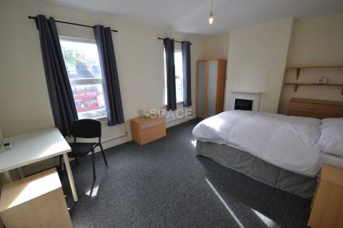Basingstoke Road, Reading, Berkshire, . RG2, Room to rent