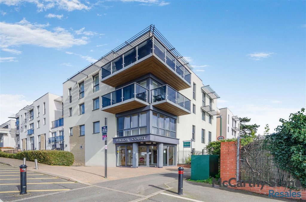 1 bed flat for saleWilton Court, Southbank Road, Kenilworth, Warwickshire CV8