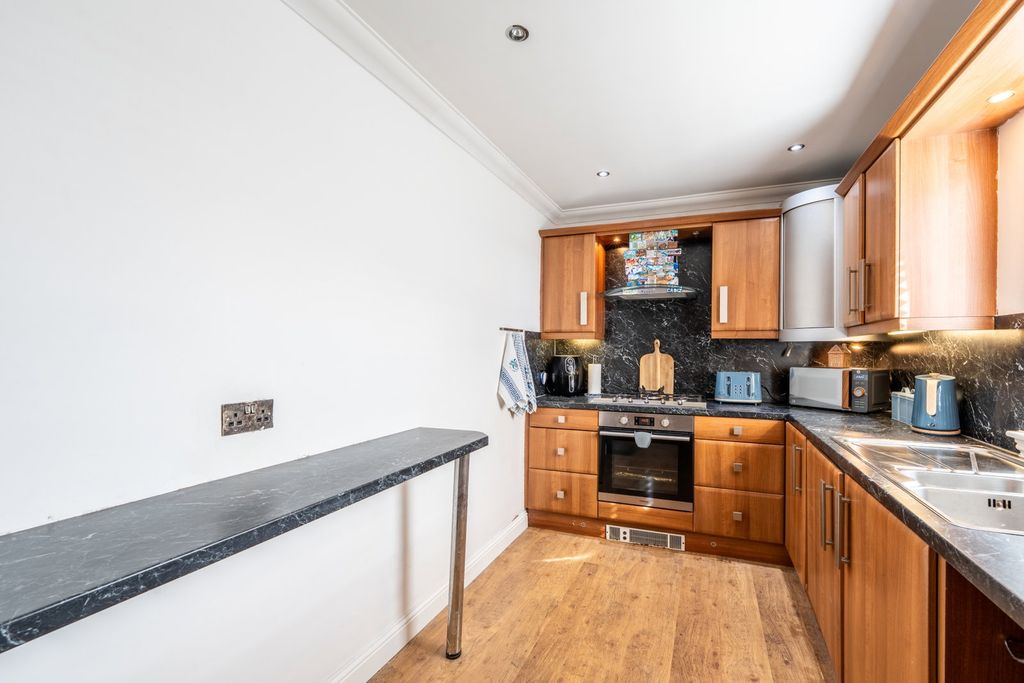 Additional image 11 of 2 bed flat for saleFactory Road, Kirkcaldy KY1