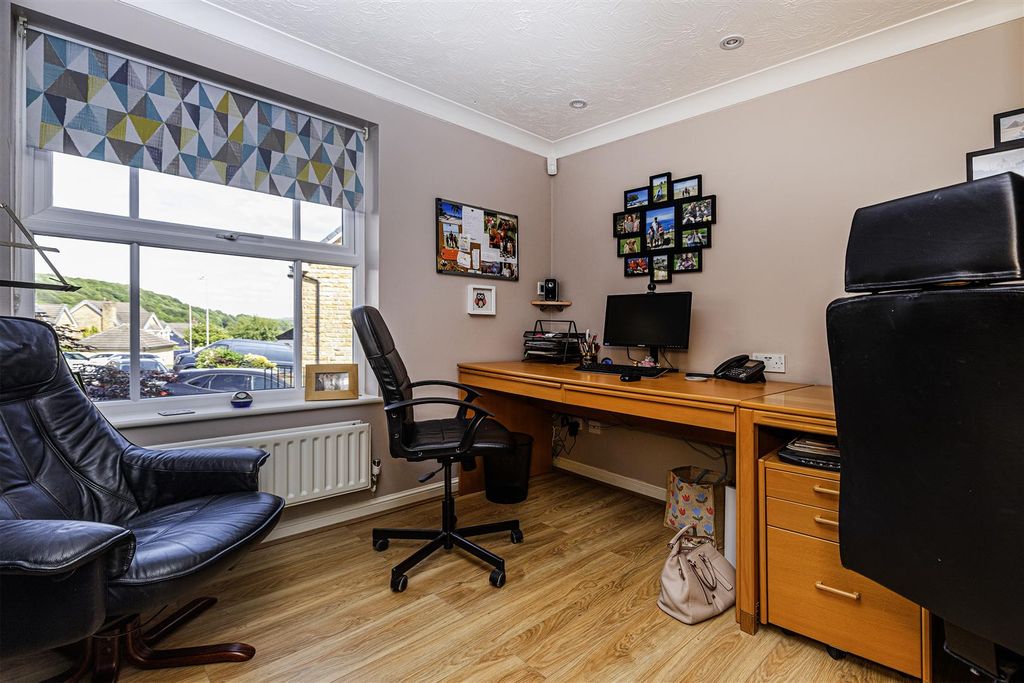 Additional image 22 of 5 bed detached house for saleWhitebeam Park, Birkby, Huddersfield HD2