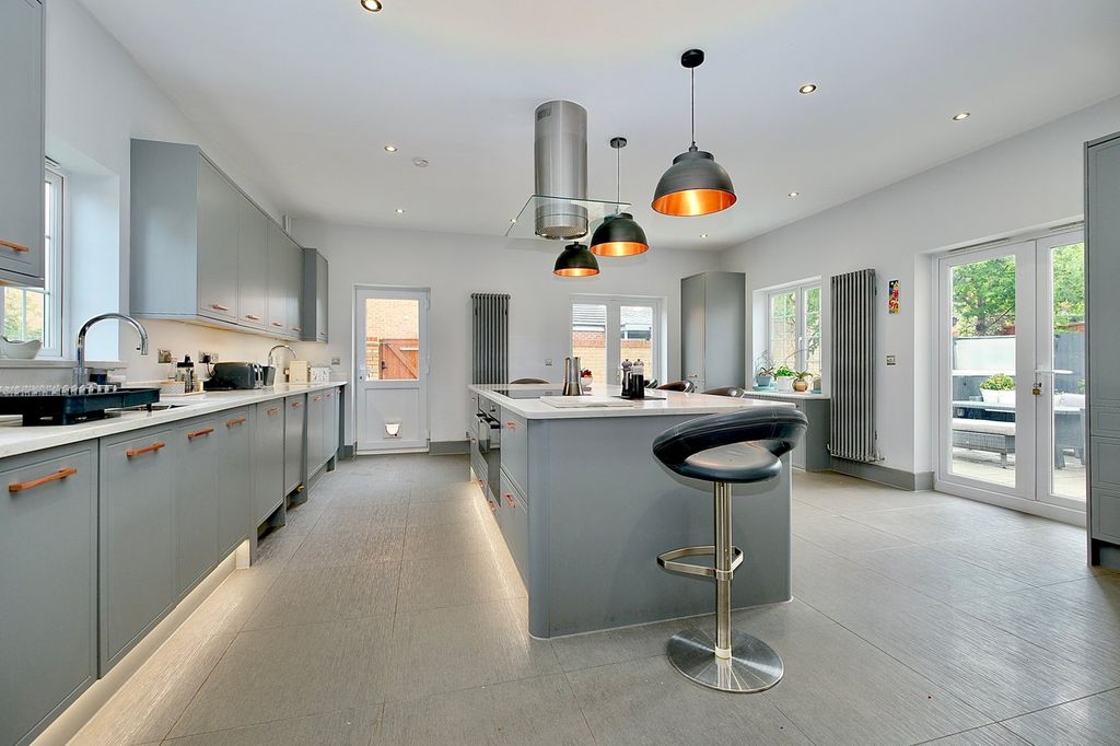 Additional image 7 of 6 bed detached house for saleJarwood Walk, Godmanchester, Huntingdon PE29