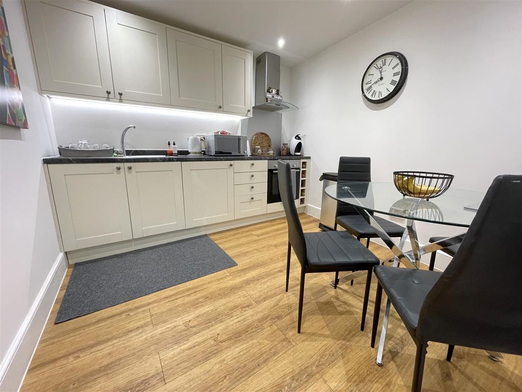 2 bed flat for saleMuseum Street, Ipswich IP1