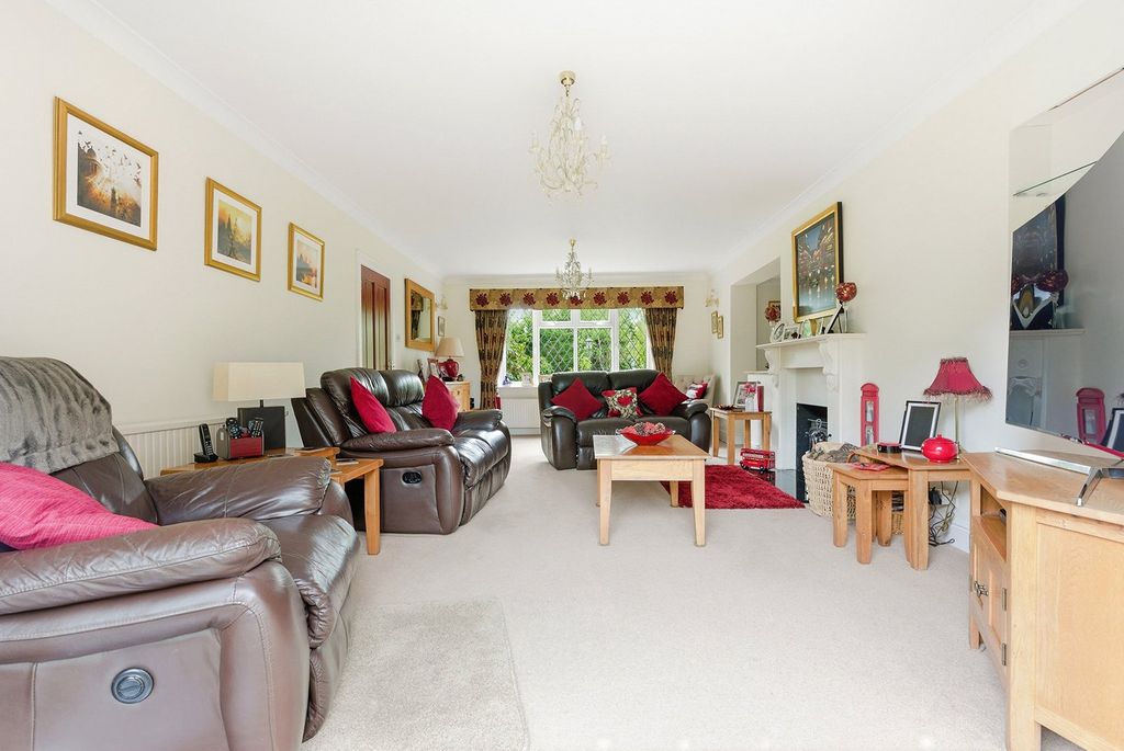 Additional image 7 of 5 bed detached house for saleNorwood Lane, Iver SL0