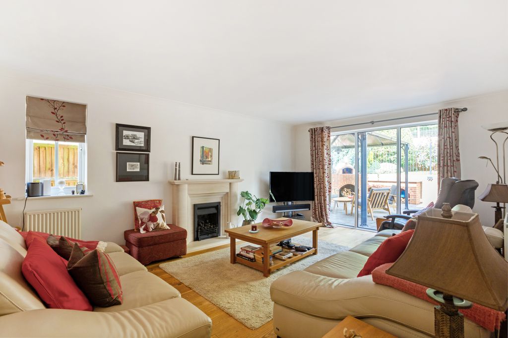 Additional image 3 of 5 bed detached house for saleCottrell Close, Hungerford RG17
