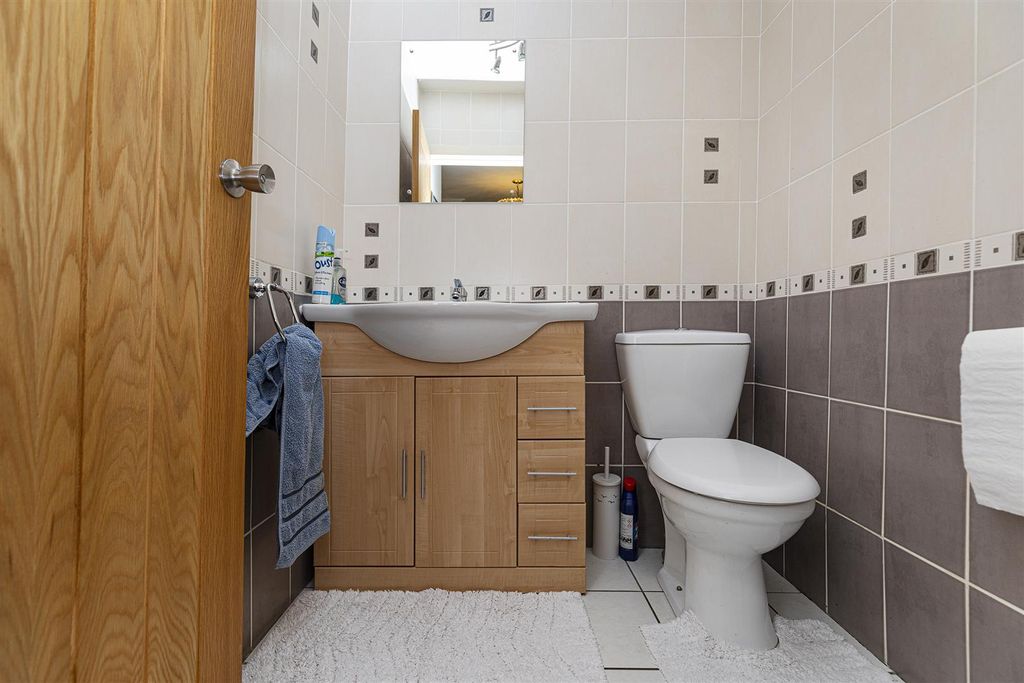 Additional image 21 of 5 bed detached house for saleThe Ghyll, Fixby, Huddersfield HD2