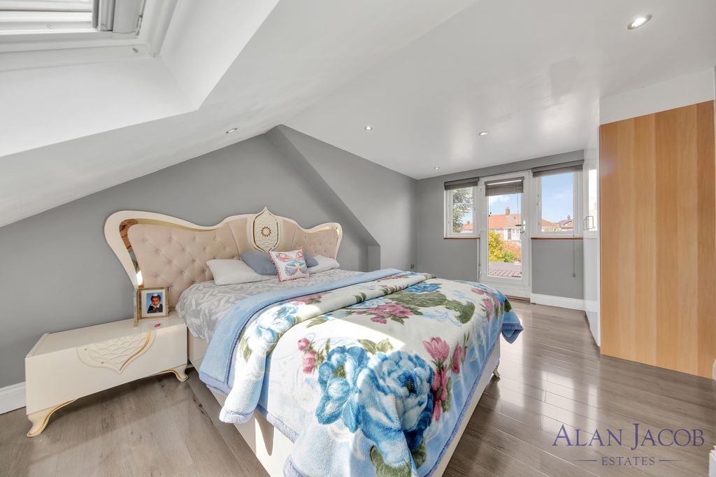 Additional image 6 of 5 bed bungalow for saleJerningham Avenue, Clayhall IG5
