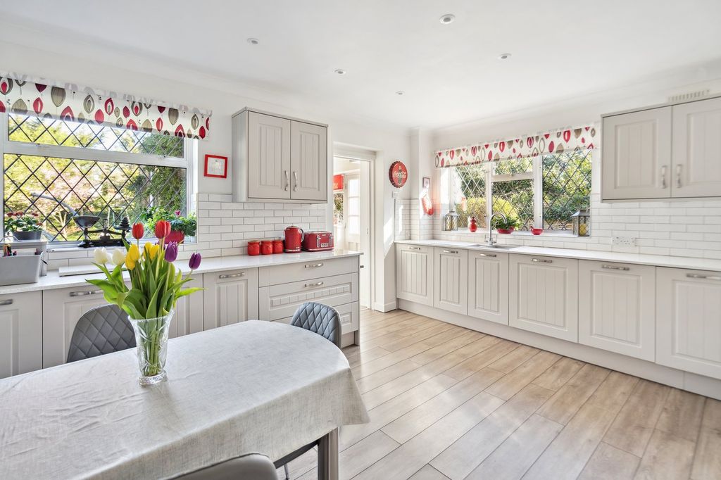 Additional image 11 of 5 bed detached house for saleNorwood Lane, Iver SL0