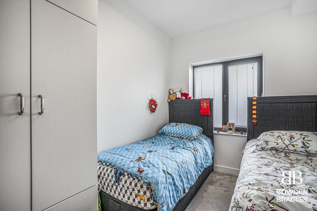 Additional image 12 of 3 bed flat for saleCranbrook Road, Ilford IG1