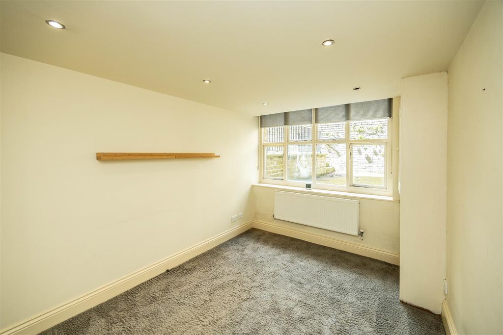 Additional image 17 of 2 bed flat for salePark Drive, Huddersfield HD1