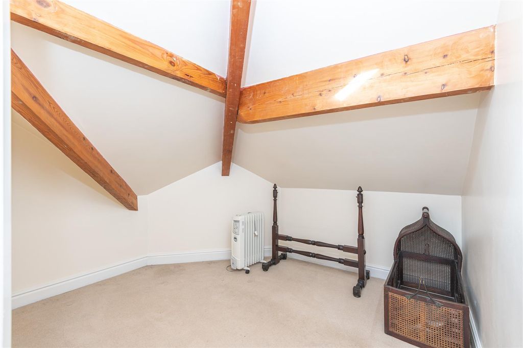 Additional image 42 of 6 bed semi-detached house for salePark Drive, Huddersfield HD1