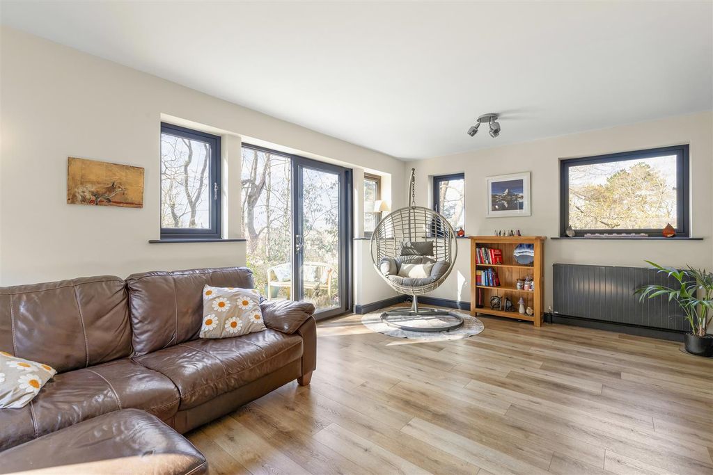 Additional image 5 of 5 bed property for saleOaklands, Westwood Drive, Ilkley LS29