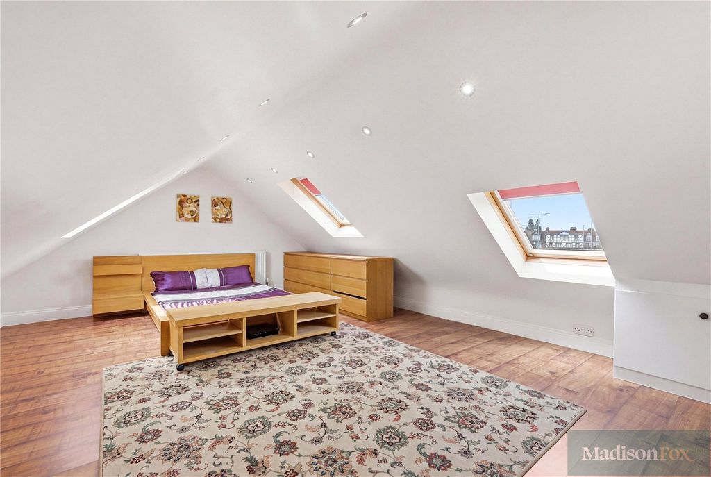 Additional image 26 of 4 bed detached house for saleWoodford Avenue, Ilford IG2
