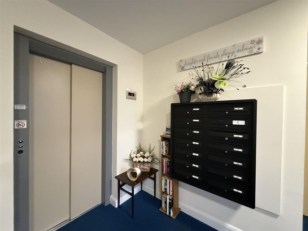 Additional image 2 of 2 bed flat for saleWalnut Close, Hyde SK14