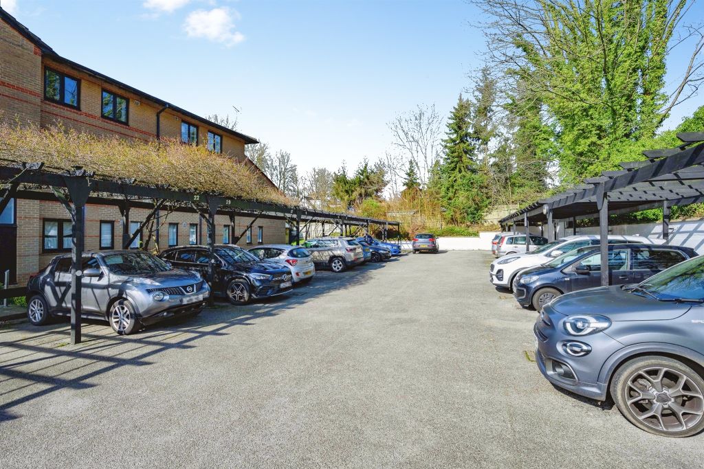 Additional image 7 of 2 bed flat for saleLake View, Railway Terrace, Kings Langley WD4