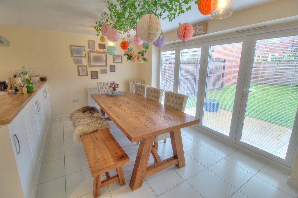 Additional image 6 of 5 bed detached house for saleVanneck Close, Kidderminster DY11