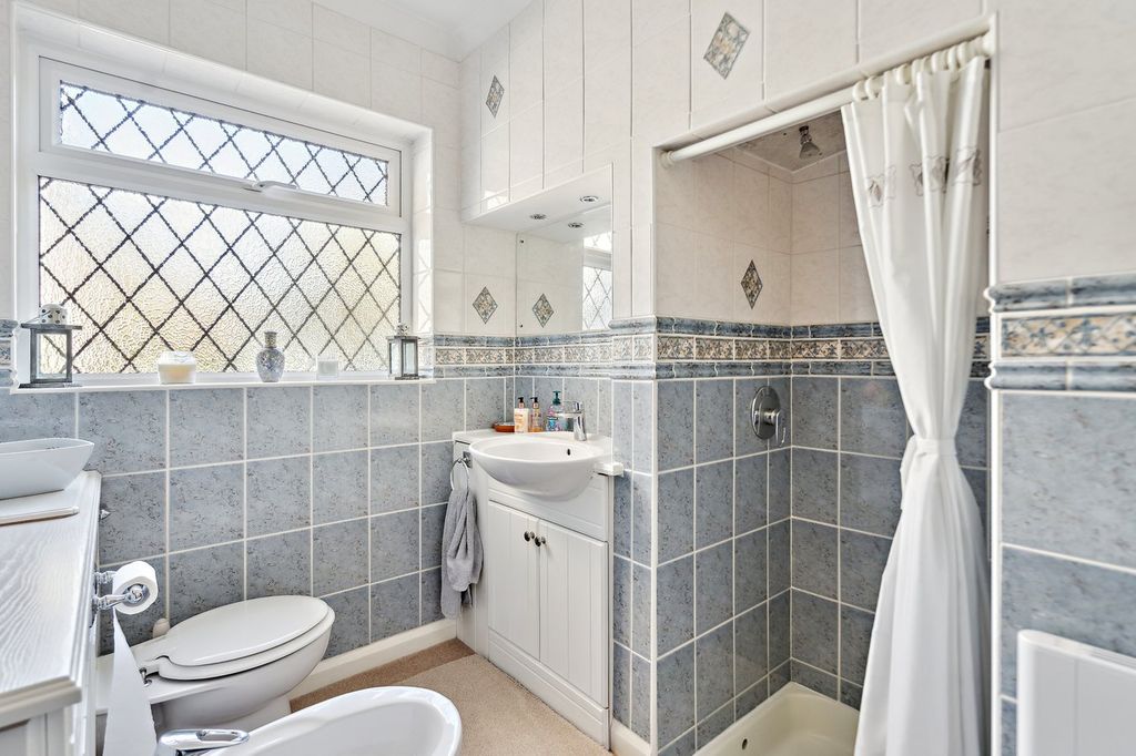 Additional image 14 of 5 bed detached house for saleNorwood Lane, Iver SL0