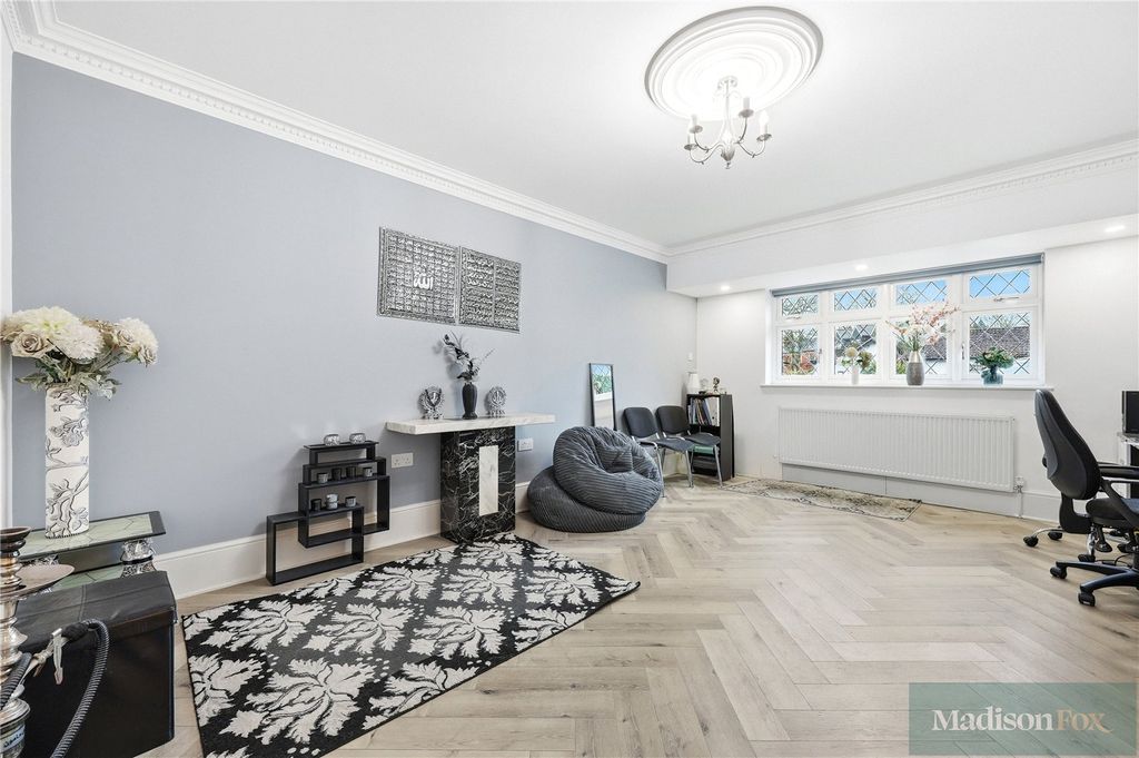 Additional image 6 of 4 bed detached house for saleTomswood Road, Chigwell, Essex IG7