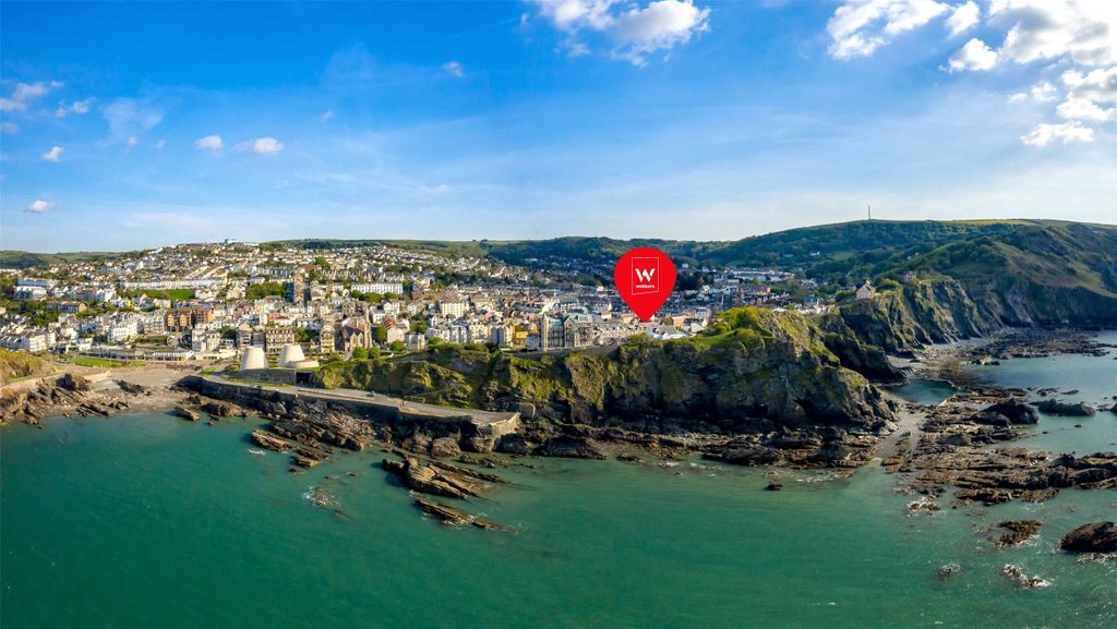 3 bed flat for saleRunnacleave Road, Ilfracombe, Devon EX34 photo 3