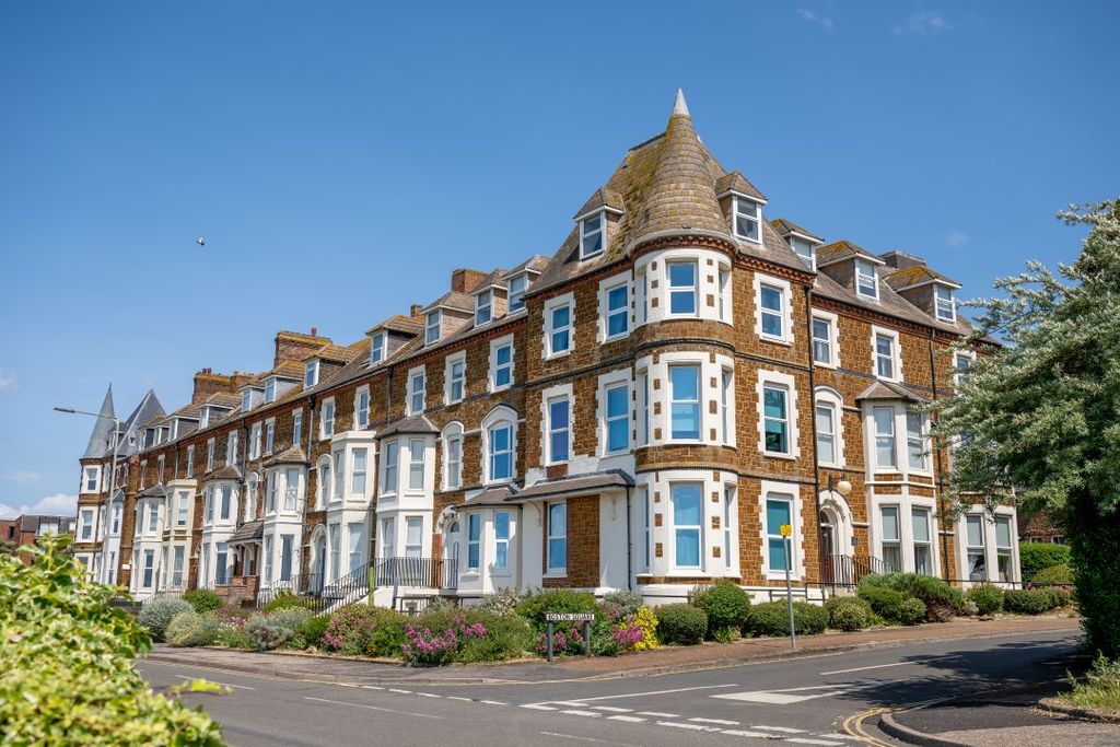 3 bed flat for saleCliff Parade, Hunstanton PE36
