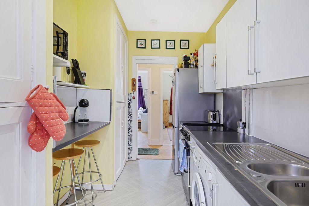 Additional image 7 of 3 bed flat for saleNorth Iverton Park Road, Johnstone, Renfrewshire PA5