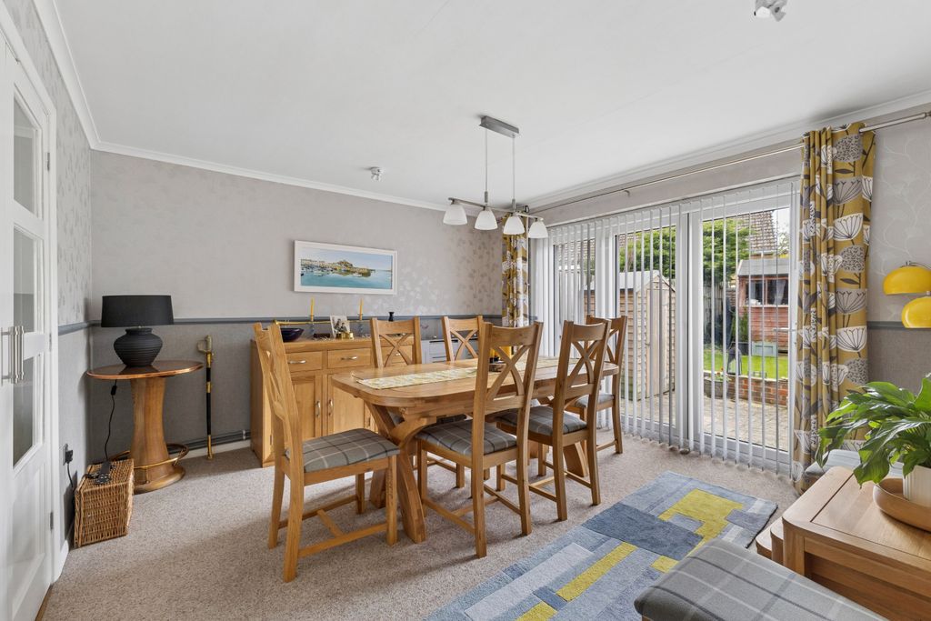 Additional image 7 of 3 bed semi-detached house for saleSarum Way, Hungerford RG17