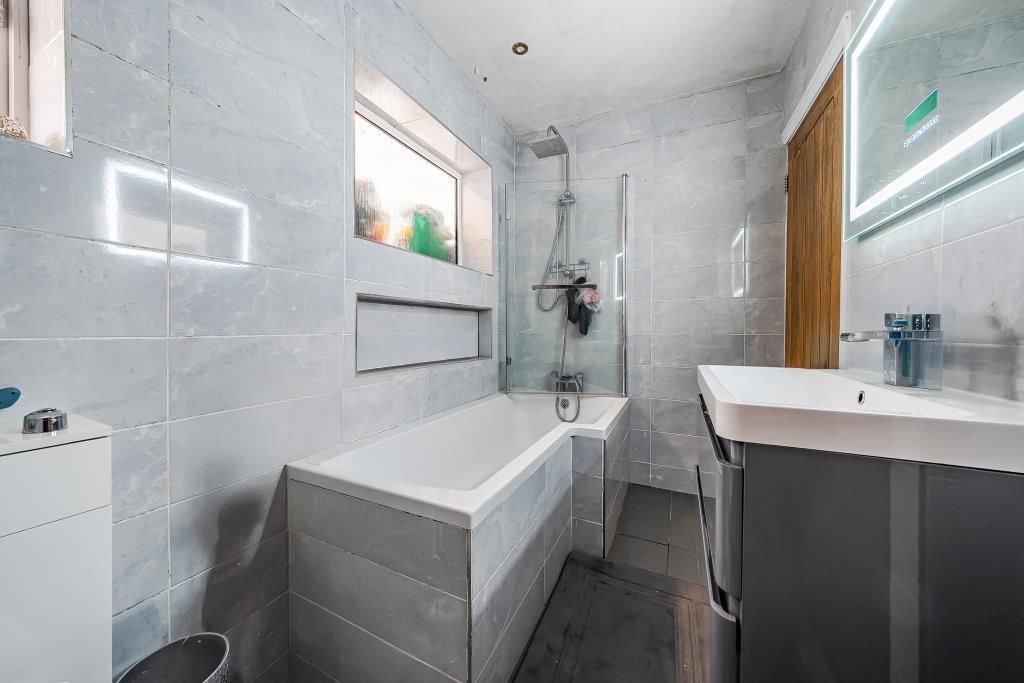 Additional image 11 of 2 bed detached bungalow for saleKidlington, Oxfordshire OX5