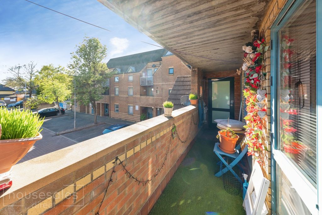 Additional image 5 of 1 bed flat for saleManor Court Manor Avenue, Grimsby DN32