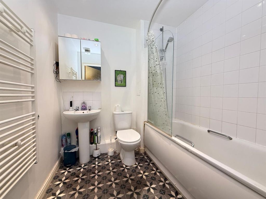 Additional image 7 of 1 bed flat for saleAxon Place, Ilford IG1