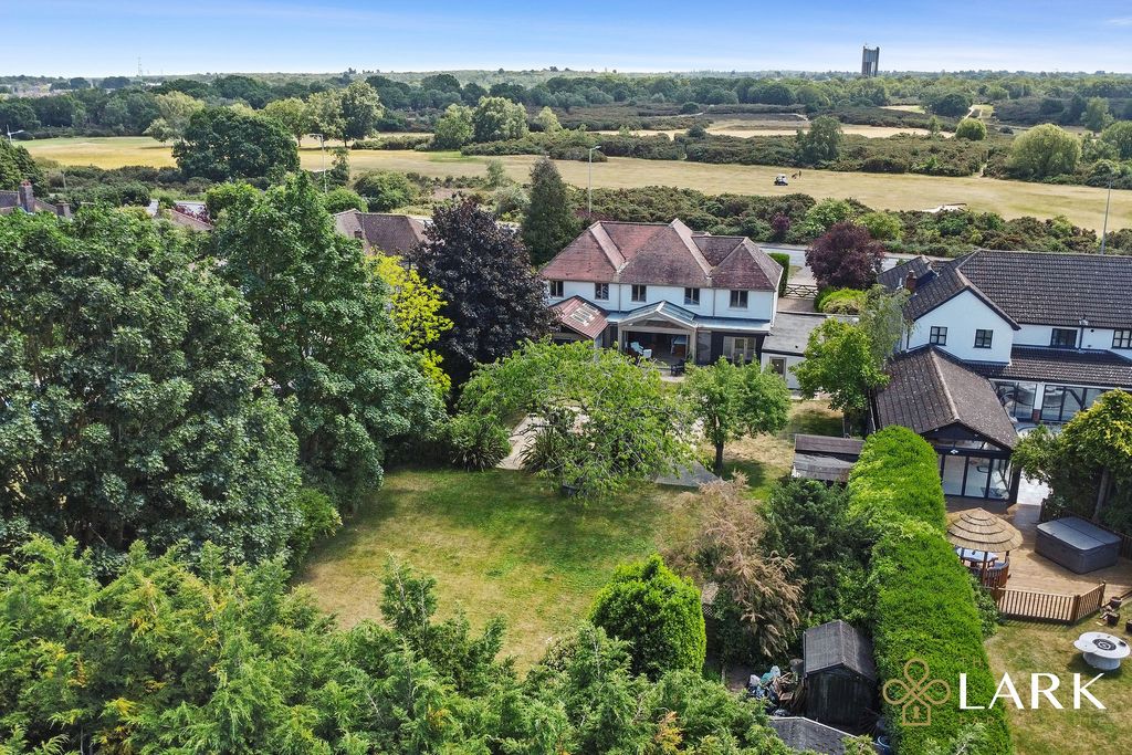 5 bed detached house for saleWoodbridge Road, Rushmere St. Andrew, Ipswich, Suffolk IP4