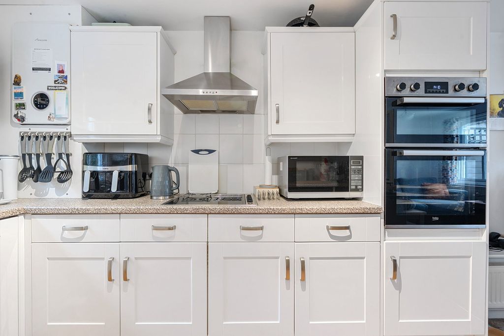2 bed end terrace house for saleKingsbridge, Devon TQ7 photo 4