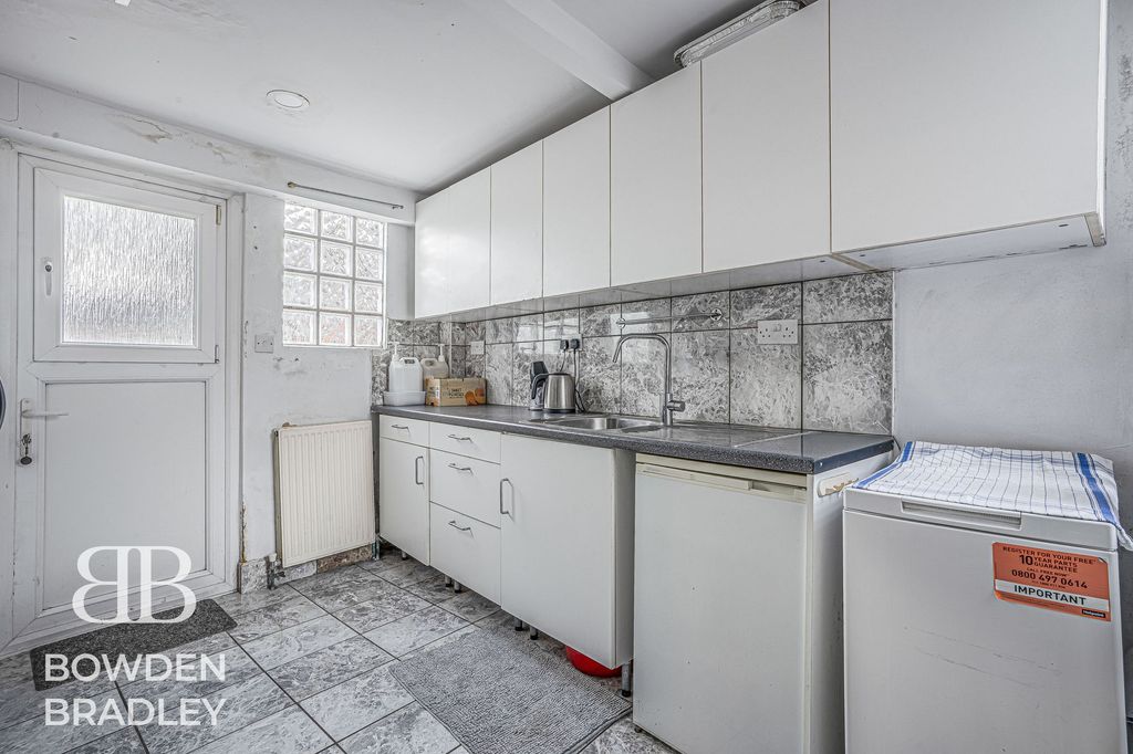 Additional image 9 of 5 bed property for saleAbbotswood Gardens, Clayhall IG5