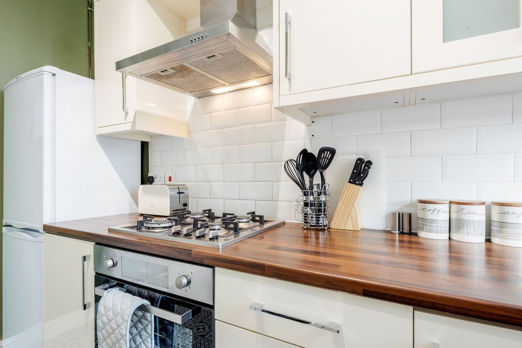 Additional image 7 of 2 bed flat for saleRedcliffe Gardens, Ilford IG1